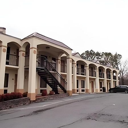 Econo Lodge Долтон Экстерьер фото