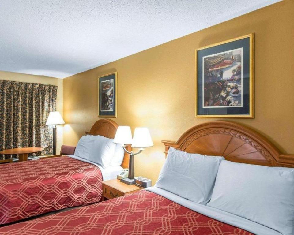 Econo Lodge Долтон Экстерьер фото